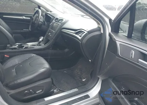 2016 Ford Fusion Titanium z USA, uszkodzony, nr VIN 3FA6P0K95GR220039